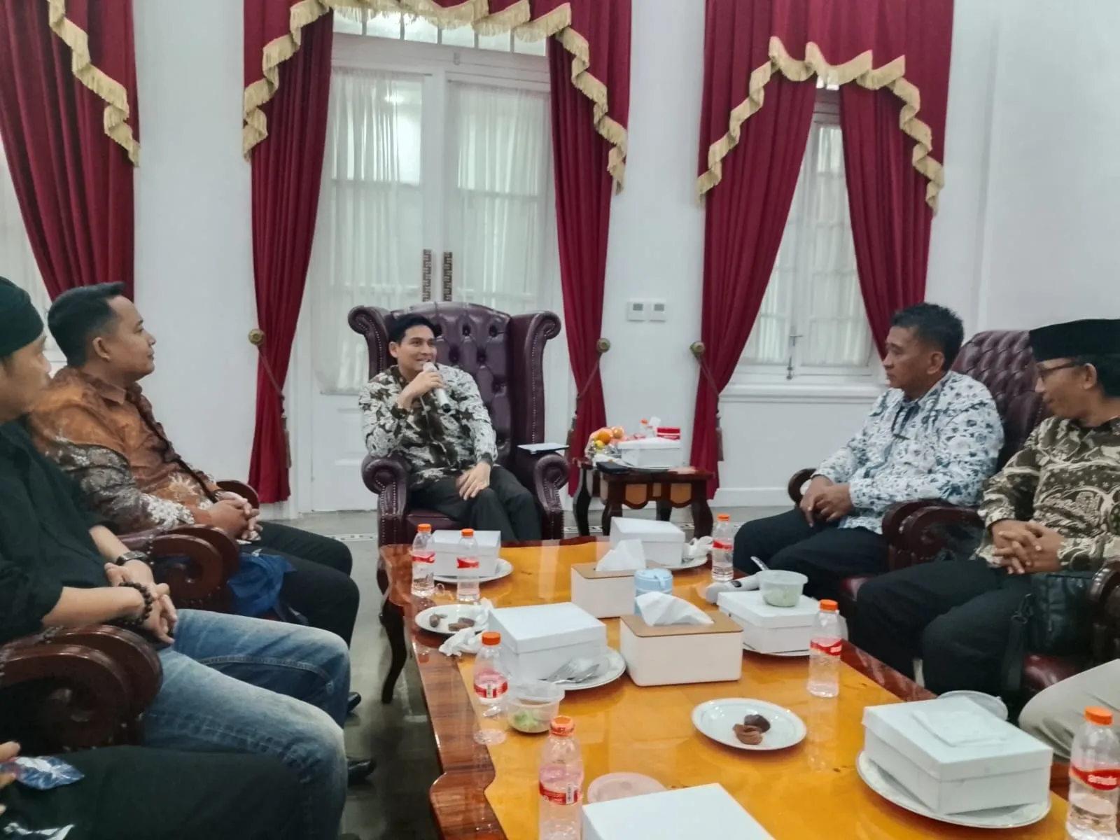  Bukber di Pendopo, Lucky Hakim Tekankan Keterbukaan, AMKI Jaga Independensi