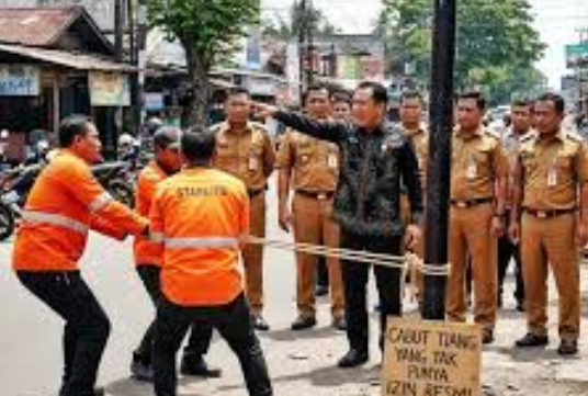Walikota Cirebon Didesak Ambil Sikap Tegas Kepada Penyedia Wifi Starlite Yang Tak Miliki Izin Resmi Tapi Sudah Gencar Tanam Tiang di Fasilitas Umum