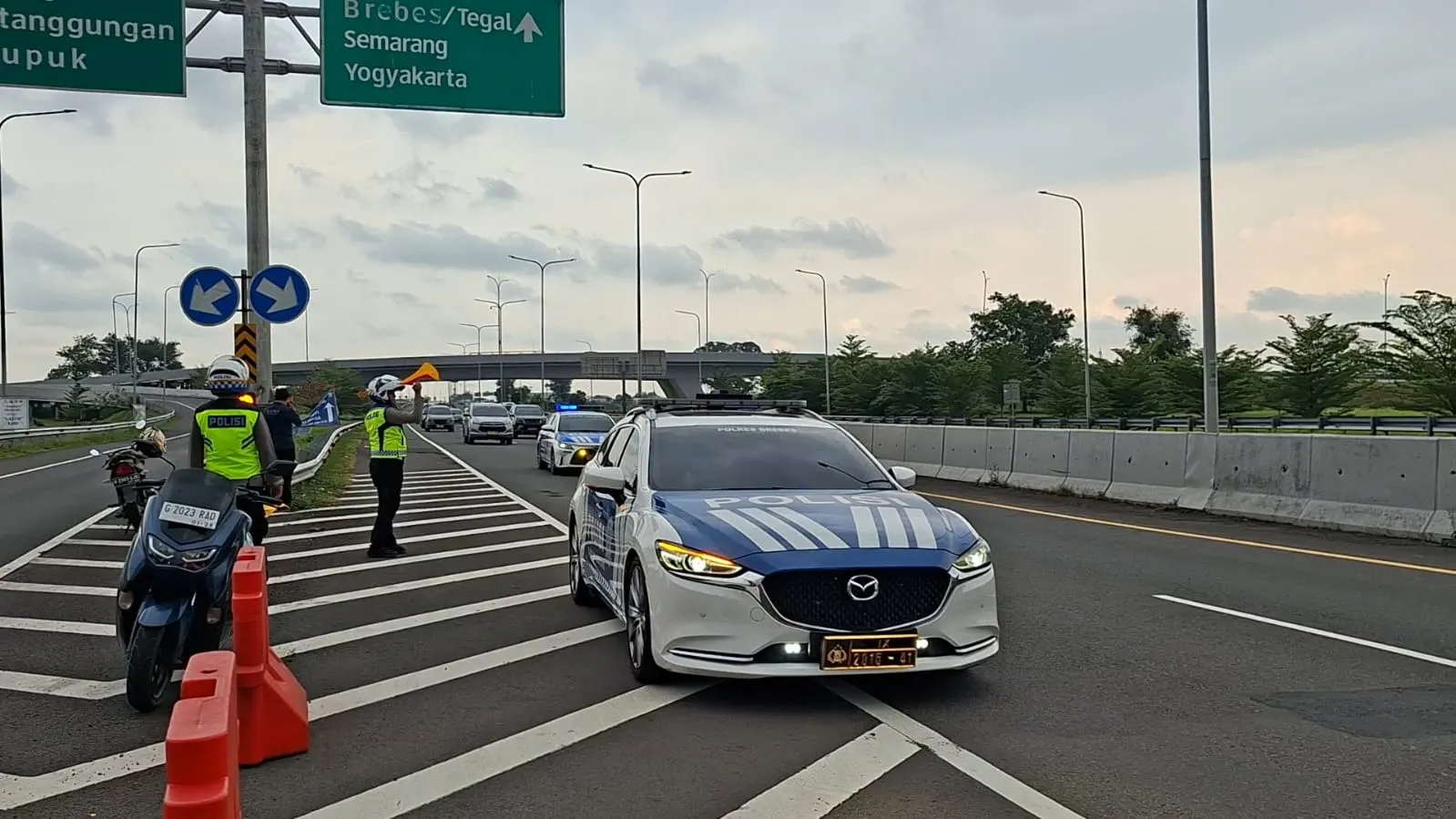Arus Balik Lebaran 2026: Skema One Way Mulai Diberlakukan dari Tol Brebes Barat hingga Cikatama