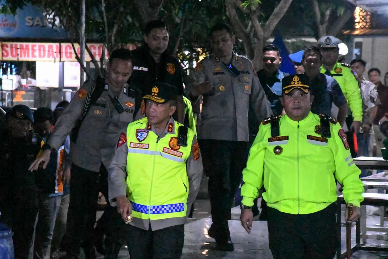 Kapolda Jabar Tinjau Arus Balik di Rest Area 229B, Pastikan Pemudik Aman dan Nyaman