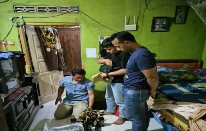 Razia Pekat Jelang Lebaran, Polresta Cirebon Sita 1.892 Botol Miras